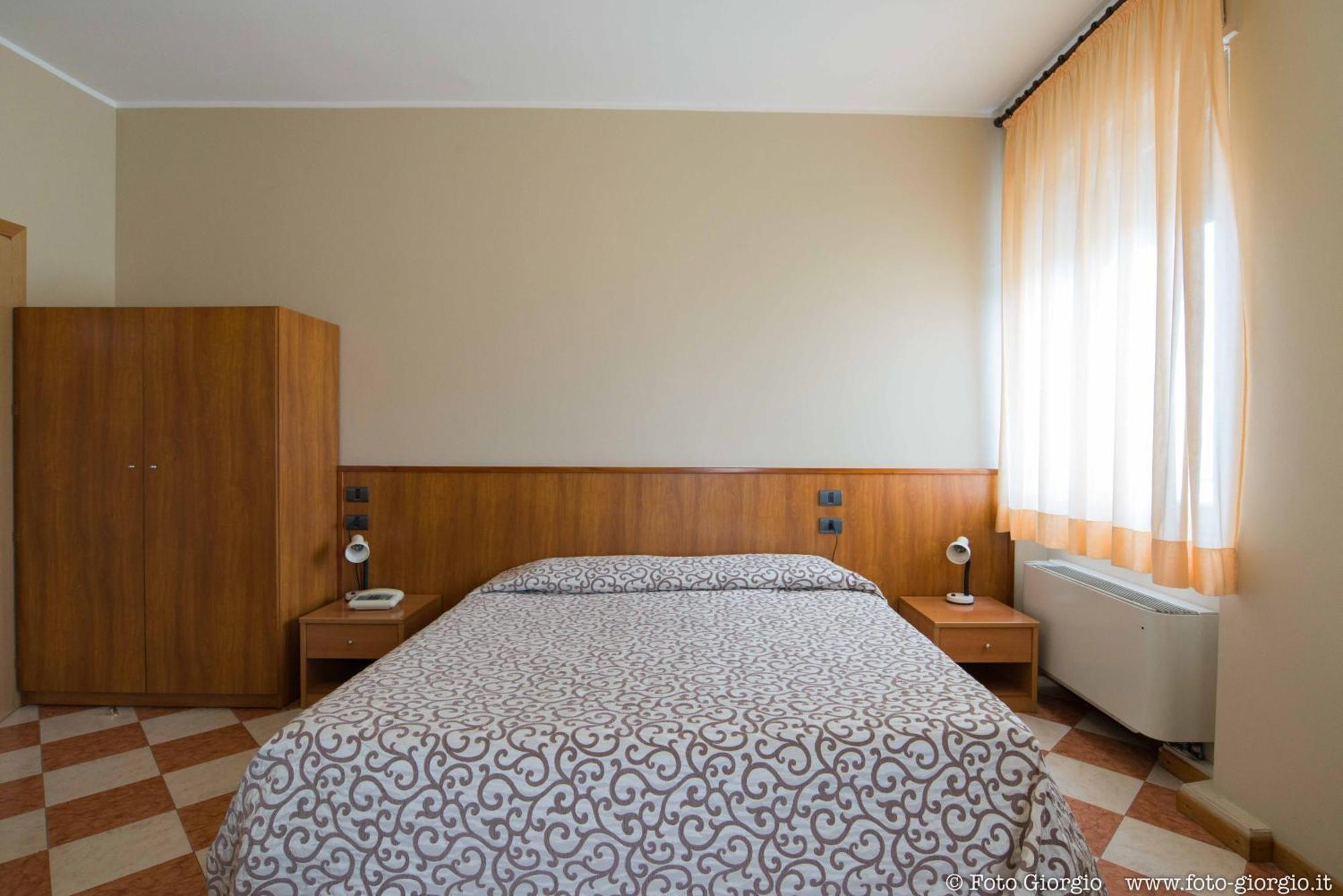 Hotel Daina Dalmine Exterior photo